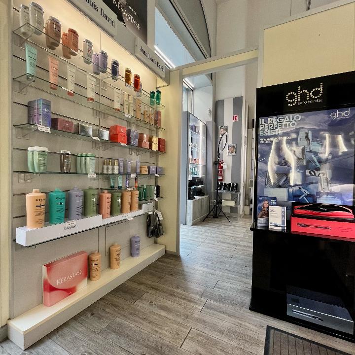 CORNER VENDITA PRODOTTI KERASTASE