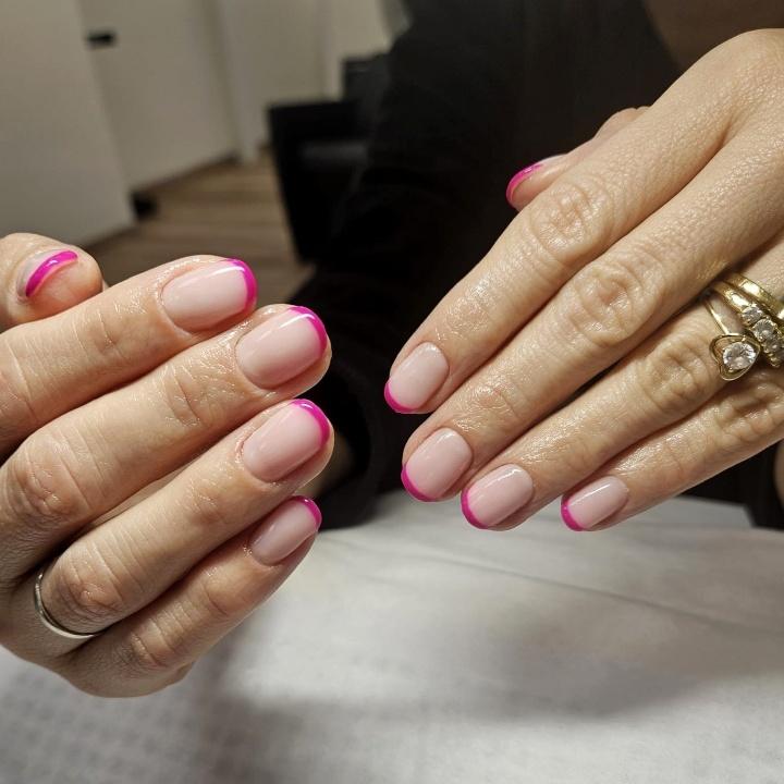 DRY MANICURE CON SEMIPERMANENTE RINFORZATO